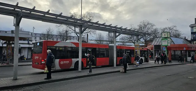 Mit dem Fahrplanwechsel sollten alle Pendler und weiteren Nutzer von Bus und Bahn überprüfen, ob sich ihre Verbindungen geändert haben.  | Foto: mt