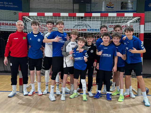 Daumen drücken für das U16-Jungenteam.  | Foto: Tim Fröhlich
