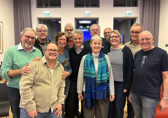 Von links nach rechts: Wolfgang Utehs (Verkehrspolitik Bonn), Jörg Grasshoff (Schatzmeister), Axel Mörer (Presse), Annette Quaedvlieg (Vorsitzende), Georg Böhm (Technik), Ralph Büsken (Messe), Peter Lorscheid (Vorsitzender), Gondula Radtke (Rückenwind), Rainer Berns (Touren, Verkehrspolitik RSK), Maike Weingarten (Presse, Social Media), Frank Begemann (Verkehrspolitik), Dirk Hartje (Schatzmeister).  | Foto: Quelle: ADFC Bonn/Rhein-Sieg