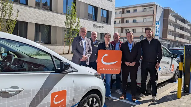 Freuen sich über die erfolgreiche Zusammenarbeit: Bernd Kuballa (Stadt Euskirchen), Wilfried Brudermanns (e-Regio), Meike Mäncher (Stadt Euskirchen), Anno Schichler-Koep (SVE), Bürgermeister Sacha Reichelt, Matthias Weber (Cambio). | Foto: Tim Nolden/Stadt Euskirchen