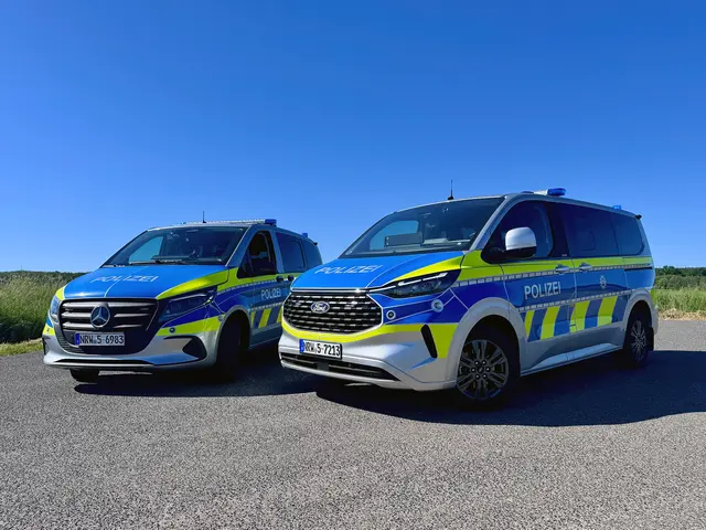 Die Polizei im Kreis Euskirchen ist jetzt in Fahrzeugen des Typs Ford Tourneo Custom sowie Mercedes-Benz Vito unterwegs.  | Foto: Kreispolizeibehörde Euskirchen