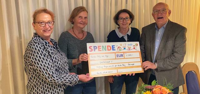 Von links Gabi Frechen, Beatrice Faßbender, Susanne Boecker und Bernd Frechen. | Foto: Stiftung Herzenswunsch für Hürther Pänz