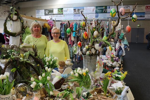 Endlich wieder Werkkunstmarkt. Die Austeller*innen strahlten um die Wette.                                                                | Foto: Karin Rechenberger