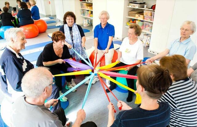 Für das Gruppenangebot für Menschen mit Demenz sind noch Plätze frei.  | Foto: PSC