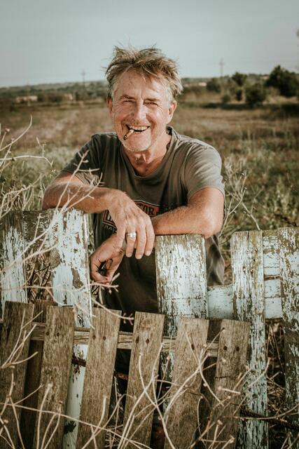 Schauspieler Martin Semmelrogge gastiert zu einer musikalischen Lesung am 12. April in Elsdorf.  | Foto: Florian Ostermann Fotografie