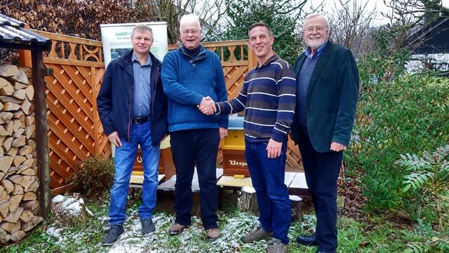 Das Foto zeigt von links nach rechts: Andrej Sysuev (2. Vorsitzender), Gerd Heitmann, Dr. Mirko Bleidistel und Reiner Hess (Kassenwart).  | Foto: Verein