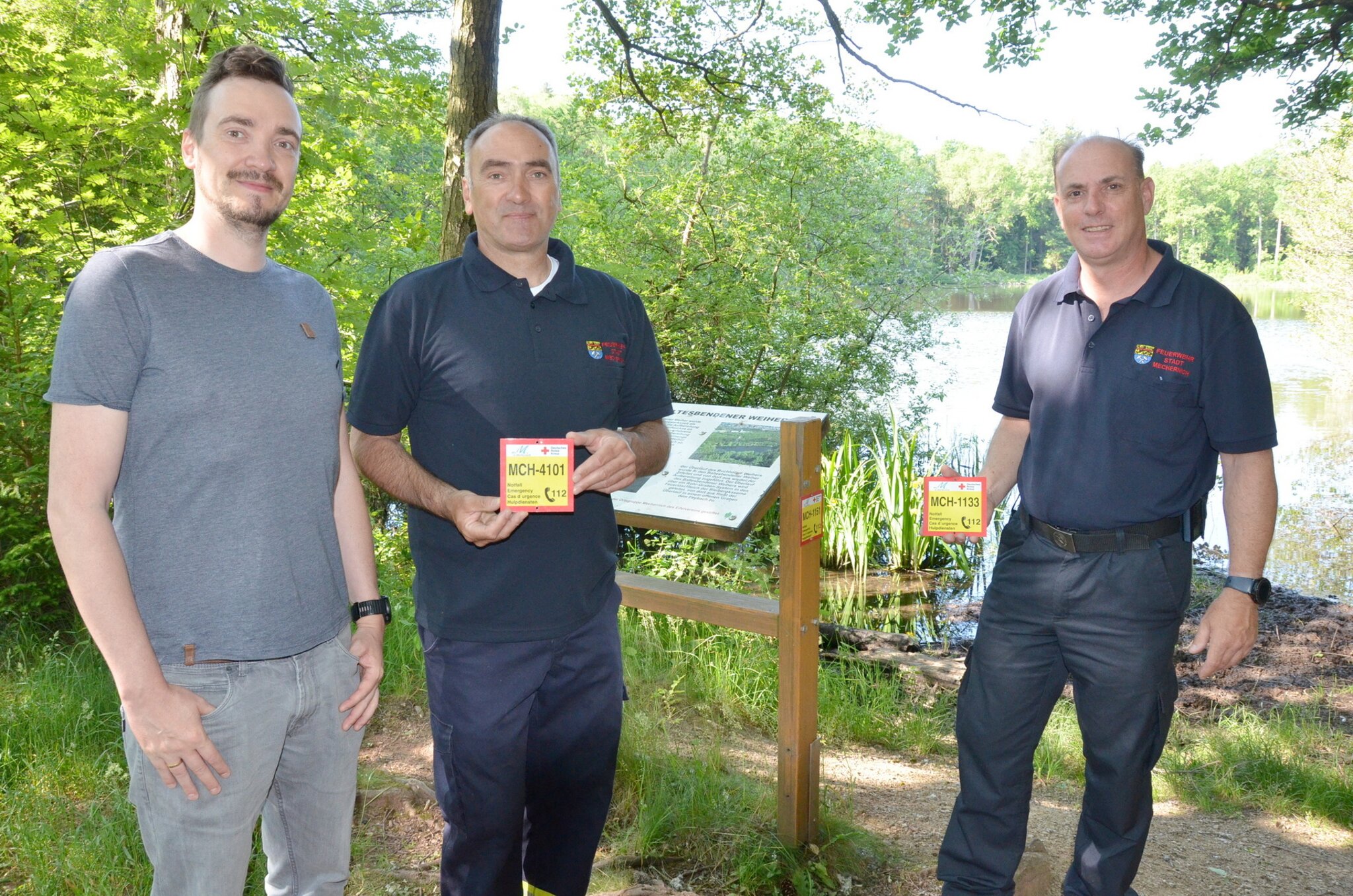 47 "Rettungspunkte" installiert: Gelb-rote Schilder helfen den ... 47 "Rettungspunkte" installiert: Gelb-rote Schilder helfen den ...