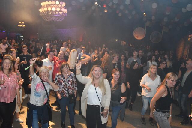 Einige hundert Besucher werden auch dieses Jahr die Wachtberger Scheunenkirmes feiern - in diesem Jahr drei Tage lang.  | Foto: as (Archiv)