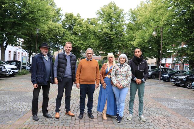Der Vorstand der Aktionsgemeinschaft Kolpingstadt Kerpen und die Agentur Cölln Konzept veranstalten das Stadtfest mit einem Programm mit vielen Attraktionen. | Foto: Zingsheim