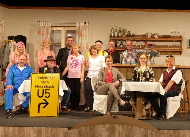 Im Mai wird die Theatergruppe des Heimatvereins Morsbach wieder die Lachmuskeln der Zuschauer strapazieren. Vorverkauf ist im März. | Foto: Archivfoto: Christoph Buchen