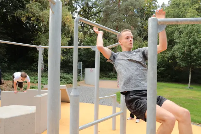 Kai und Manu auf dem „Parkour“.  | Foto: we