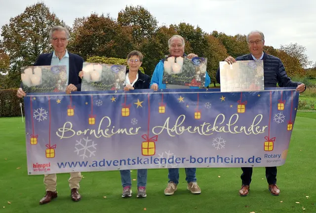 Die Adventszeit kann kommen: Kurt Jäger, Friedrike Reidick, Achim, Schulze und Gerhard-Josef Brühl präsentierten den Bornheimer Adventskalender 2025.  | Foto: fes