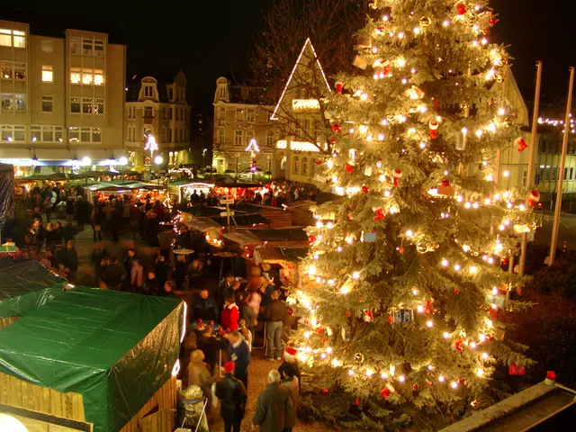 Der Wesselinger Weihnachtsmarkt ist klein, aber fein. Zugelassen sind nur Aussteller aus der Stadt amRhein - ganz nach dem Motto „Von Wesselingern - für Wesselinger.  | Foto: Archiv RAG