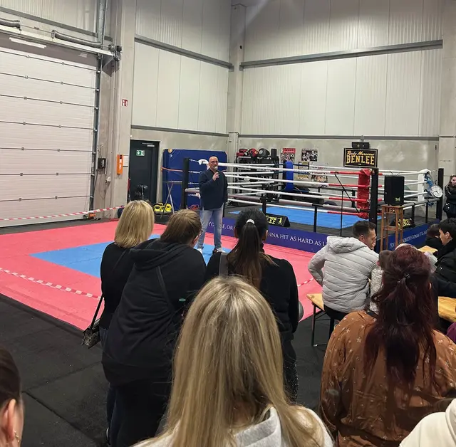 Stefan Krengel begrüßt die Gäste.  | Foto: Boxclub Niederkassel