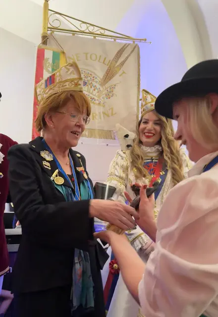 Der Ehrenamtspreis der Bonner SPD geht an Iris Budweth vom Festausschuss Bonner Karneval.  | Foto: SPD Bonn