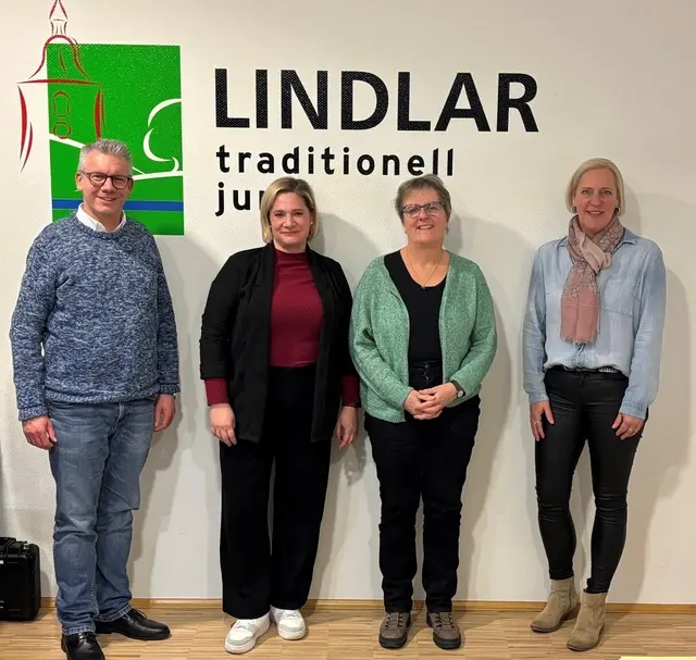 Bürgermeister Sven Engelmann, Melani Valjetic, Heike Heubner-Wehn und die designierte
Beigeordnete Diana Ottofülling.  | Foto: Birgit Bröhl