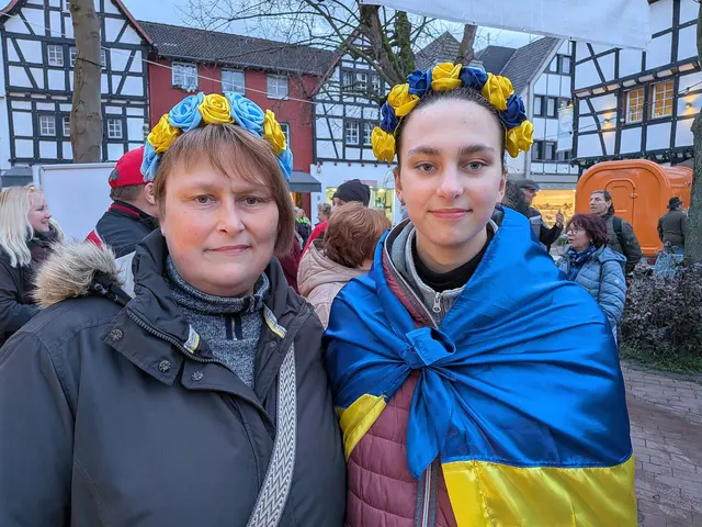 Inna mit ihrer Tochter Yelyzaveta dankte den Rheinbachern für die Unterstützung, doch viel lieber möchten die beiden wieder zurück in ihre Heimat. | Foto: fes