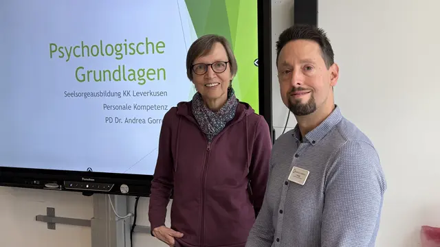 Petra Bickenbach und Patryk Berger haben im September 2025 ihre Ausbildung begonnen | Foto: Bettina Wehrenberg
