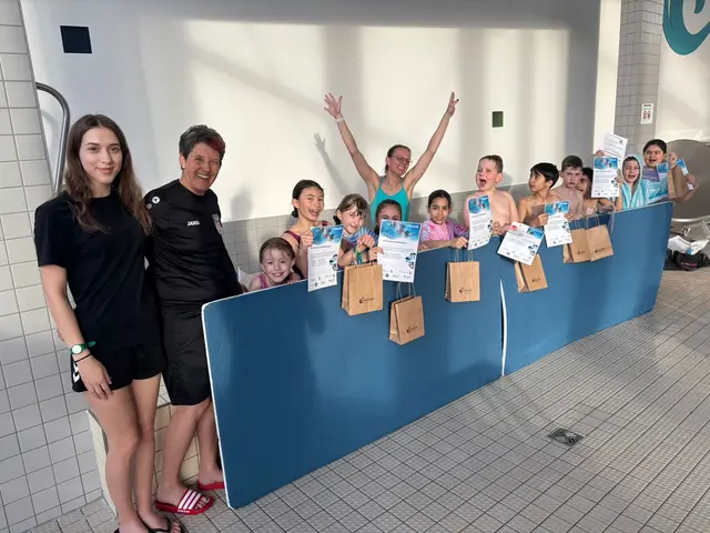 In den Osterferien fanden im Aggua Troisdorf insgesamt drei Schwimmkurse für Kinder statt.  | Foto: Stadt Troisdorf