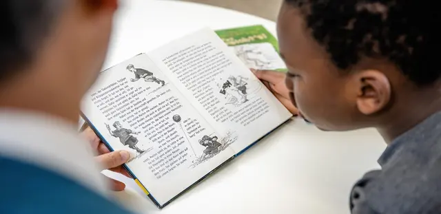 Die Lesementorinnen und Lesementoren unterstützen ehrenamtlich Troisdorfer Schüler beim Lesenlernen.  | Foto: Förderverein