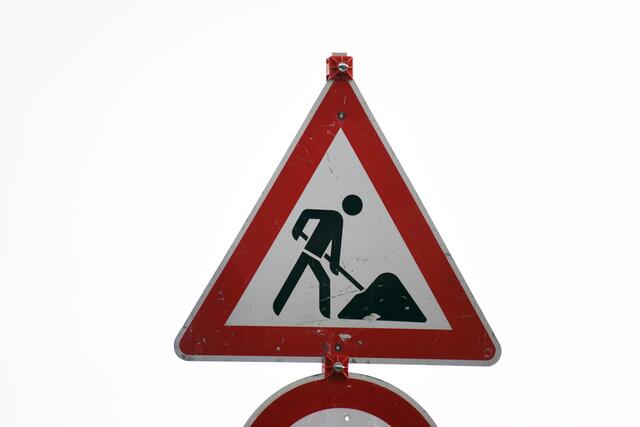Achtung Baustelle! Jetzt schon wissen, wo in Wipperfürth in diesem Jahr Straßenarbeiten durchgeführt werden.  | Foto: Serkan Gürlek