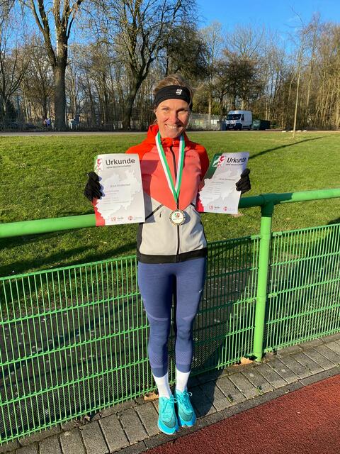 Die stolze Medaillengewinnerin: Silke Schneider. | Foto: LAZ Puma Rhein-Sieg