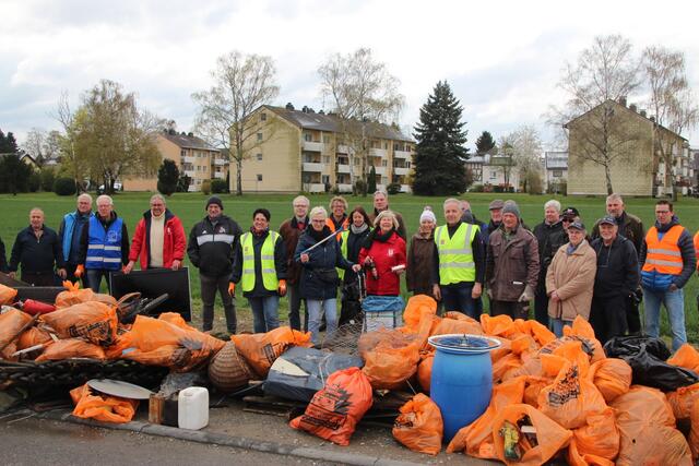 Bürgervereine aus nahezu allen Porzer Stadtteilen haben Unmengen an Unrat eingesammelt. | Foto: Flick