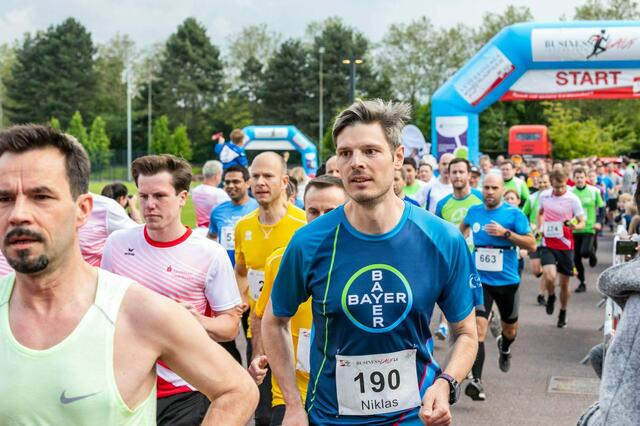 Start- und Zielbereich ist beim BusinessLauf der Kurt-Riess-Anlage.  | Foto: Bayer 04
