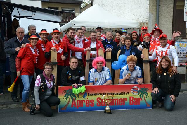 Sportliches Rheidt: Gruppenfoto vor dem Start zum Kirmeslauf. | Foto: uzk