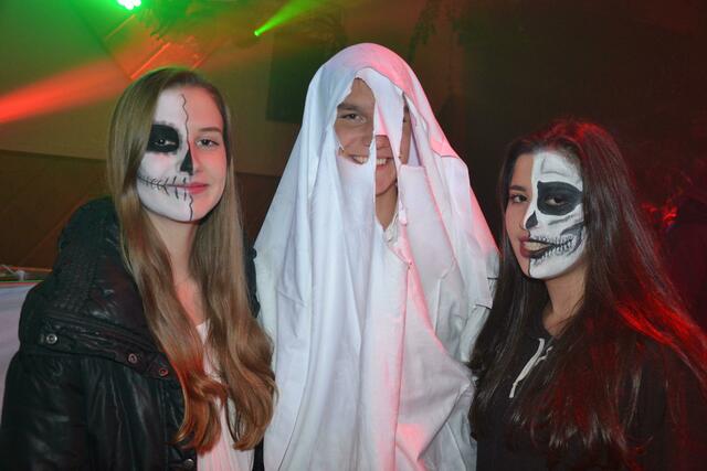 Blood &amp; White war das Motto der Monsterparty | Foto: uzk