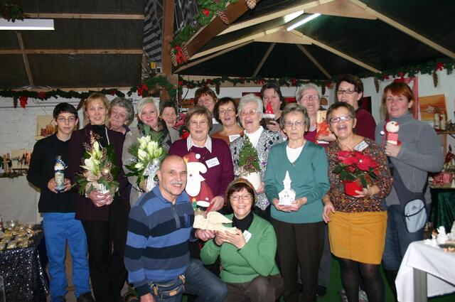 Das Team vom Schwingeler Hof freut sich auf viele Besucher bei den Weihnachtsbasaren. | Foto: Montserrat Manke