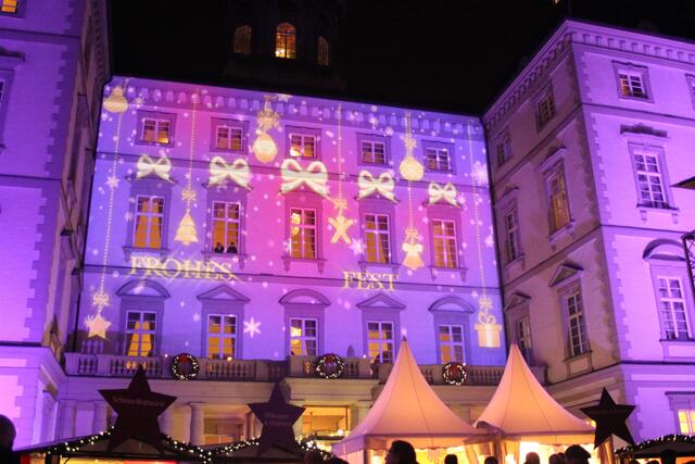 „Verzauberte“ Stimmung auf dem Unikat Weihnachtsmarkt | Foto: Schröder