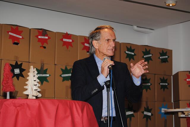 „Wenn ihr euch anstrengt, werdet ihr einen Weg finden", motivierte Wolfgang Overath die Anwesenden im Saal. | Foto: Woiciech