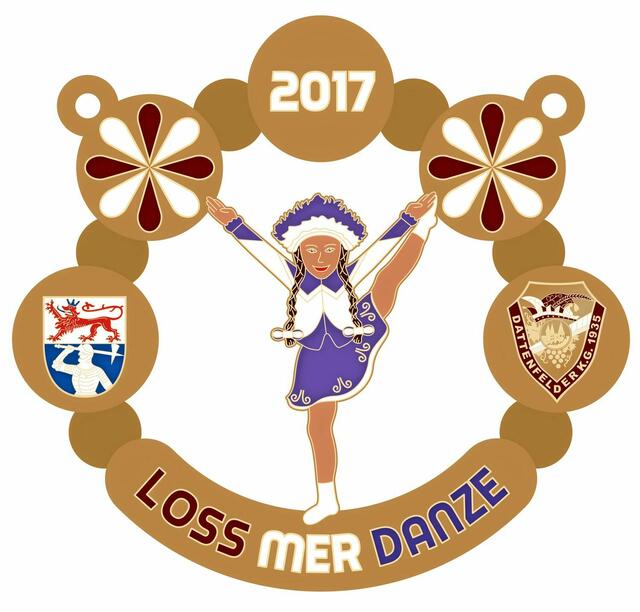 Dattenfelder KG - In der Session 2016/17 wurde der Orden der Dattenfelder Karnevalsgesellschaft von 1935 e.V. an das Jubiläum der Windecker Burggarde angelehnt. Anlässlich des 20-jährigen Jubiläums der Windecker Burggarde der KG Dattenfeld wurde der Karnevalsorden auf sie abgestimmt. Aus diesem Grund findet man in diesem Jahr keinen Clown oder eine Dattenfelder Sehenswürdigkeit - in diesem Jahr befindet sich in der Mitte des Ordens eine Tänzerin im Standspagat. Links und rechts befinden sich die Wappen von Windeck und der KG Dattenfeld. Die Vereinsfarben „Weinrot und Weiß“ findet man im Sessionsmotto mit dem „Lila“ der Windecker Burggarde wieder. In diesem Jahr lautet das Sessionsmotto „Loss mer danze" - nicht nur wegen des Jubiläums, sondern auch als Aufforderung, dass ganz Windeck mit der KG Dattenfeld zusammen feiert, tanzt und lacht. An Karneval spielt es keine Rolle, ob man jung oder alt ist oder welcher Herkunft man ist. Es sind doch alle gleich! Hierbei handelt es sich um den sechsten Orden, der von Pascal Zimmermann für die KG Dattenfeld entworfen wurde. | Foto: Repro Verlag
