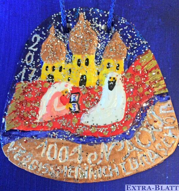 DKG Vergißmeinnicht Braschoß - Mit orientalischen Klängen und märchenhaften Erzählungen werden die Mädels der DKG"Vergißmeinnicht " am bevorstehenden Weiberfastnacht verzaubern.DieOrden sind wieder Unikate, die in liebevoller Handarbeit von Rosi Krudewig gestaltet wurden. Das Motiv stellt wie immer den Höhepunkt der Sitzung dar. | Foto: Repro Verlag
