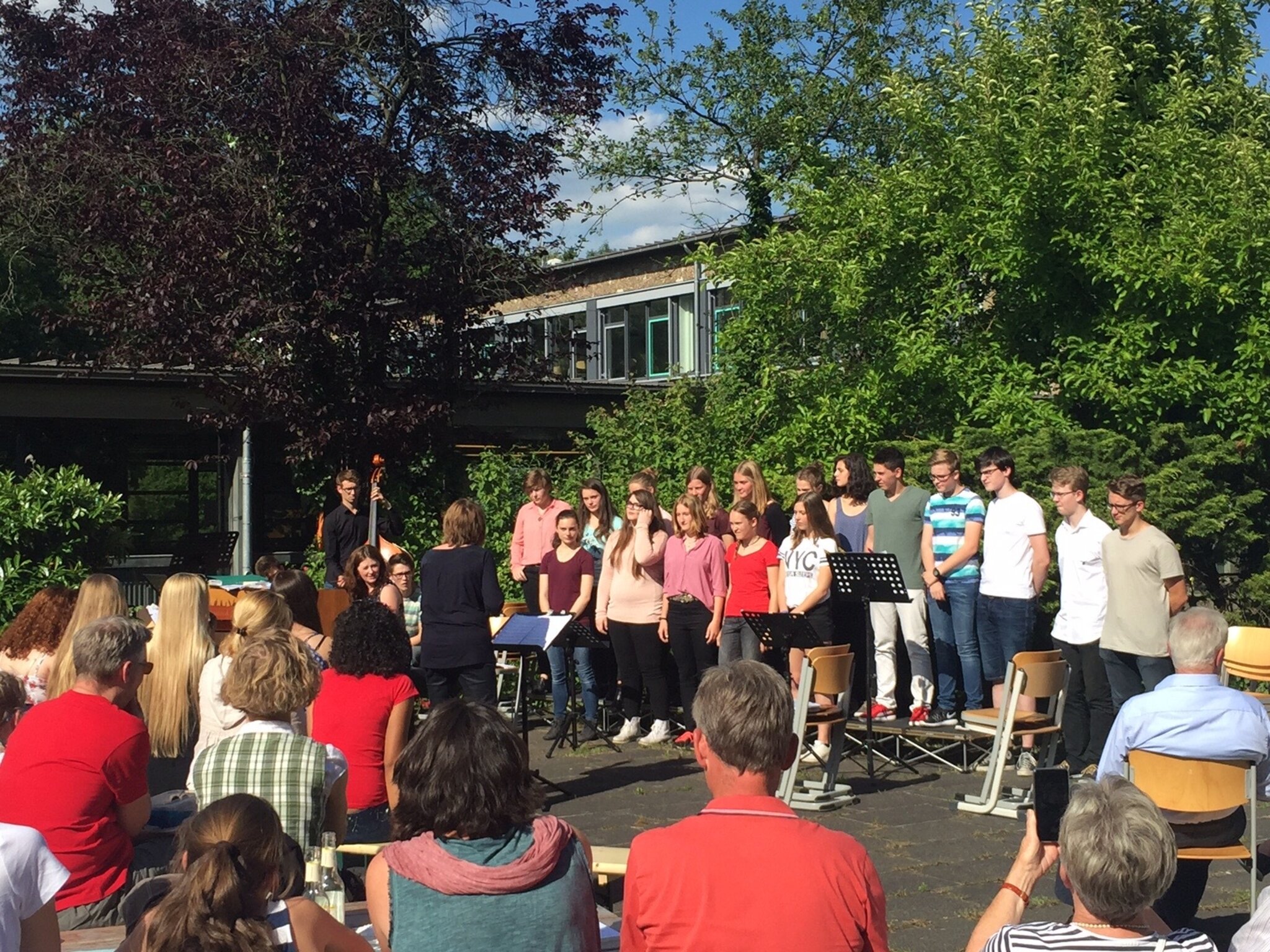 Dietrich-bonhoeffer-gymnasium Am Rübezahlwald Heidkamp Bergisch Gladbach Picknick-Konzert am DBG: Feier am Dietrich-Bonhoeffer-Gymnasium