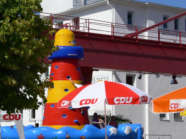 Auf viel Spaß und Spiel dürfen sich die jüngeren Gäste des CDU-Sommerfestes freuen, während die älteren Gäste mit Politikern diskutieren können. | Foto: Jürgen Löffler