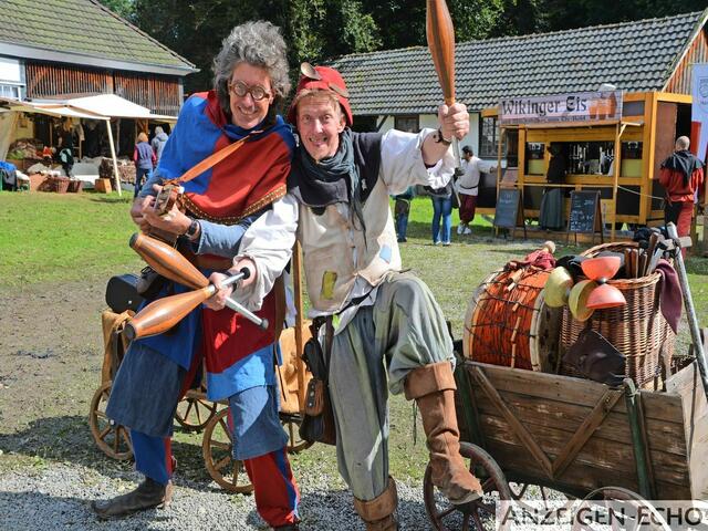 Auch Gaukler, Artisten und Sänger bereicherten das Mittelalterfest. | Foto: Ulrich Niepenberg
