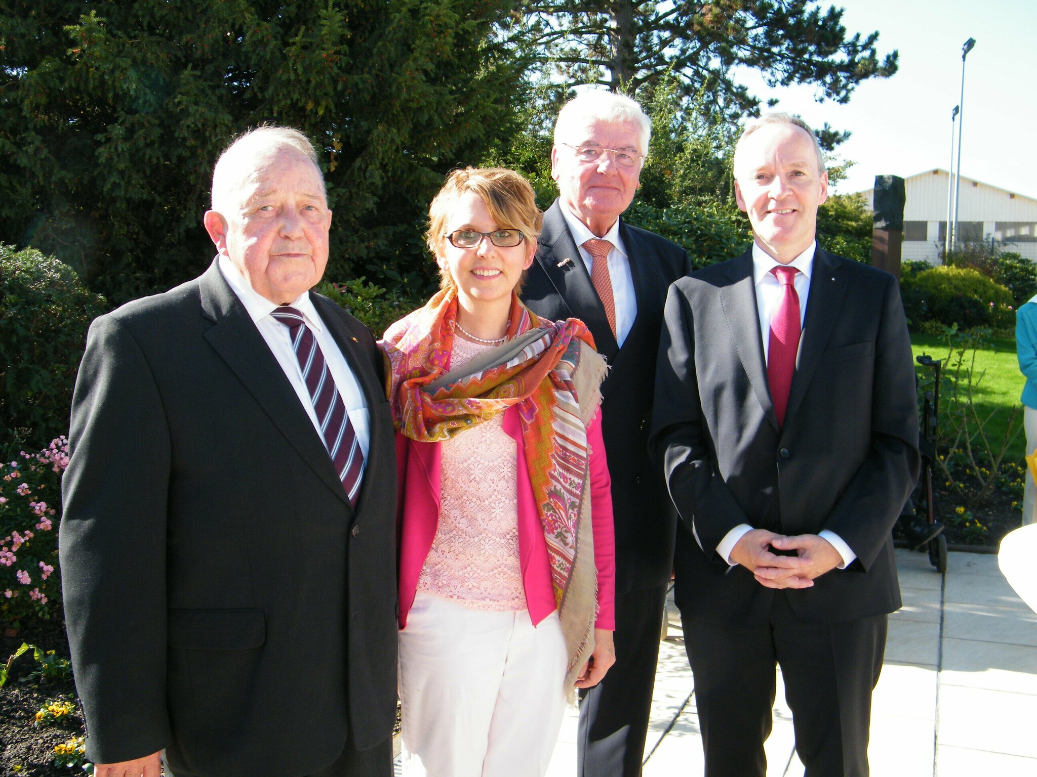 DMSG ehrt Dr. Bernhard Worms „Der beste Mensch der Welt“