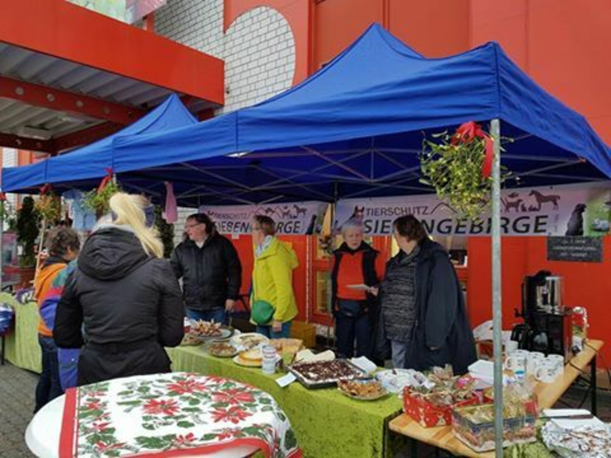 Tierschutz unterstützen Tierschutz Siebengebirge mit Weihnachtsstand