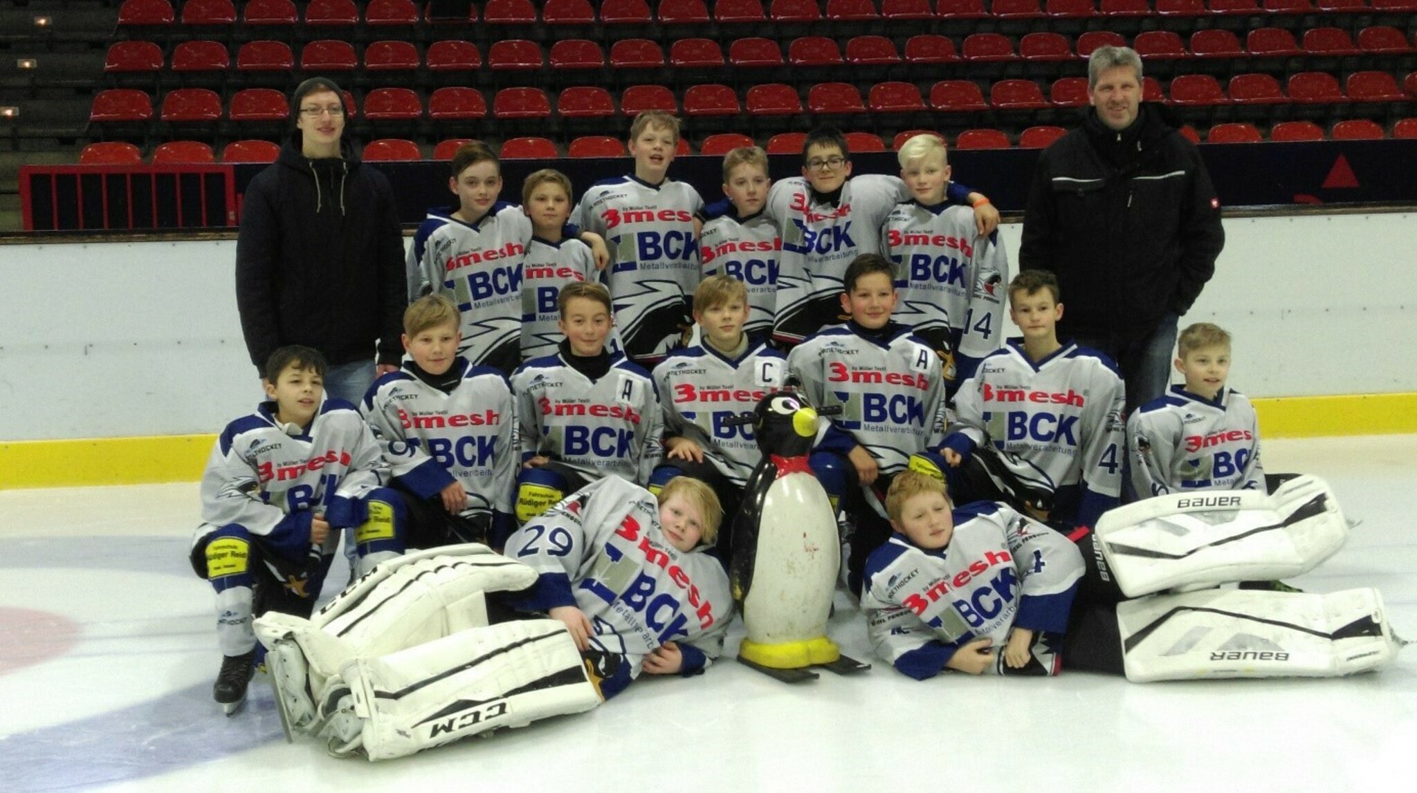 Eishockeynachwuchs startet durch Die U 12 freut sich auf neue Mitspieler