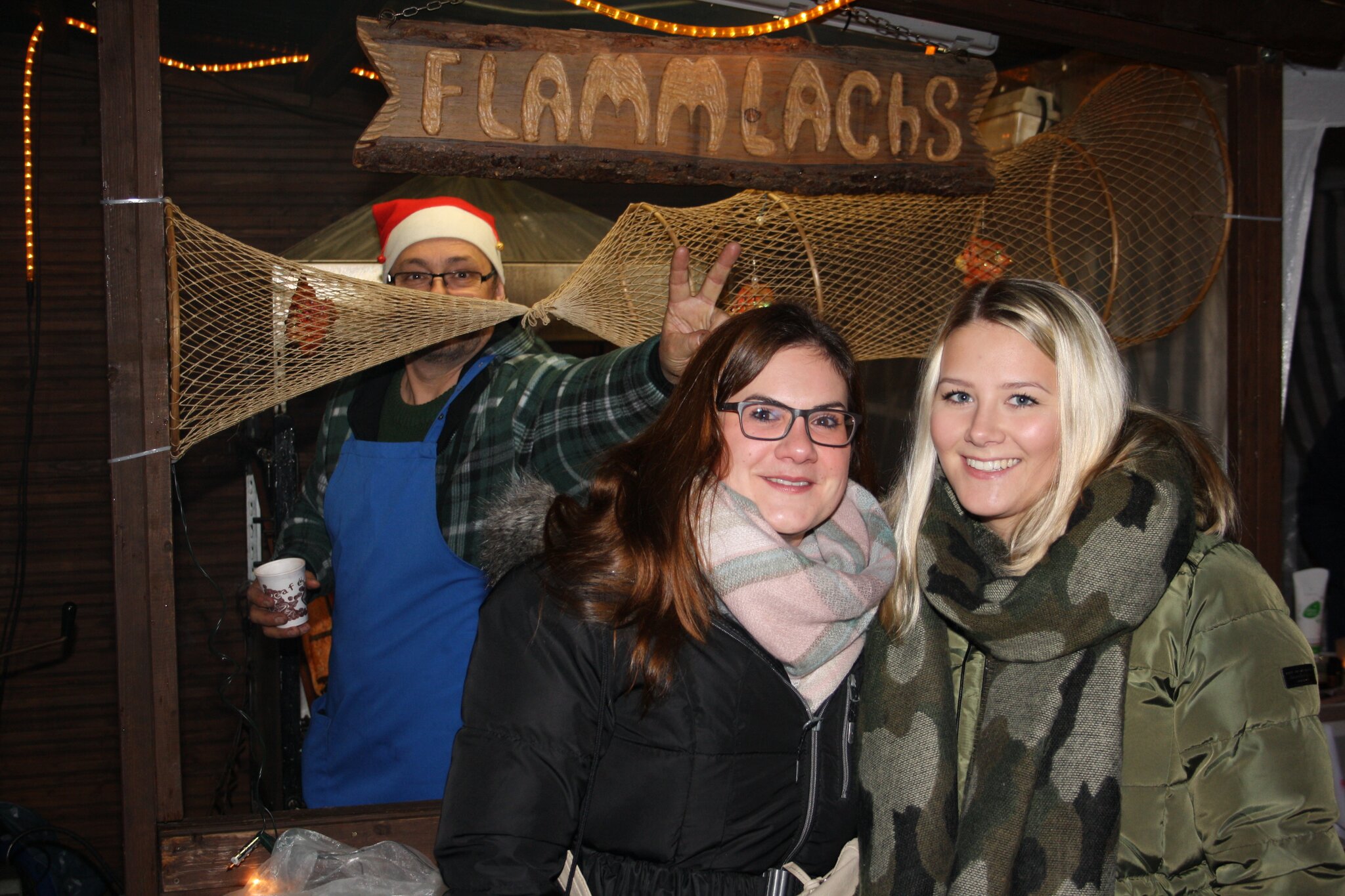 Weihnachtsmarkt Frechen: Glühwein, Reibekuchen und Weihnachtsjeföhl ... Weihnachtsmarkt Frechen: Glühwein, Reibekuchen und Weihnachtsjeföhl ...