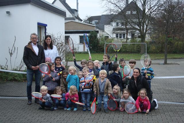 Tennis für die Kleinsten: Minis mit der Filzkugel - Wesseling