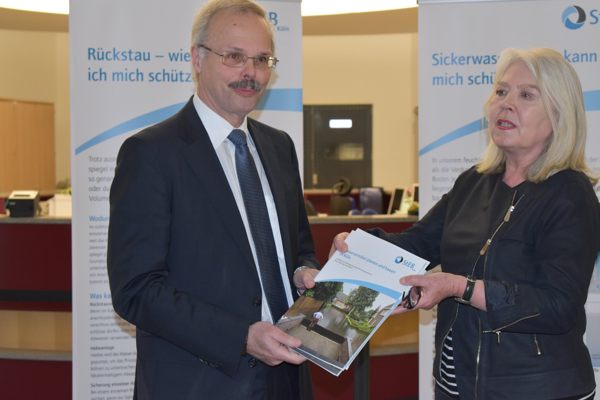 Vhs Im Bezirksrathaus Lindenthal Ausstellung Starkregen: Ausstellung zum Thema Starkregenvorsorge im