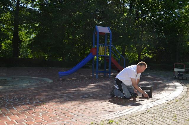 Der Kinderplansch-Bereich mit Rutsche wird aktuell noch neu verfugt. | Foto: Lars Kindermann