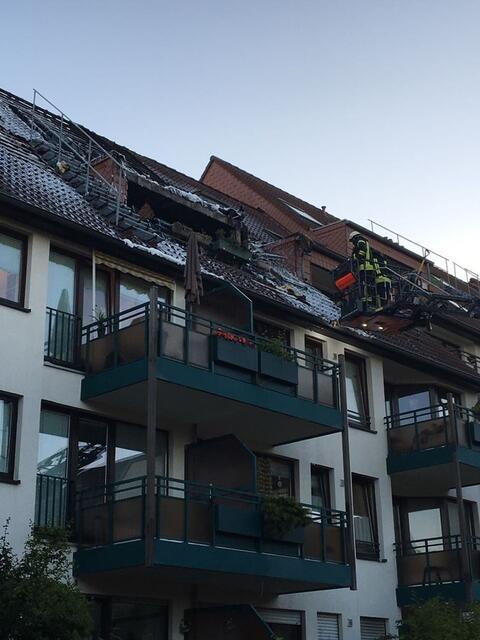 Dachstuhlbrand in Refrath | Foto: Feuerwehr Bergisch Gladbach