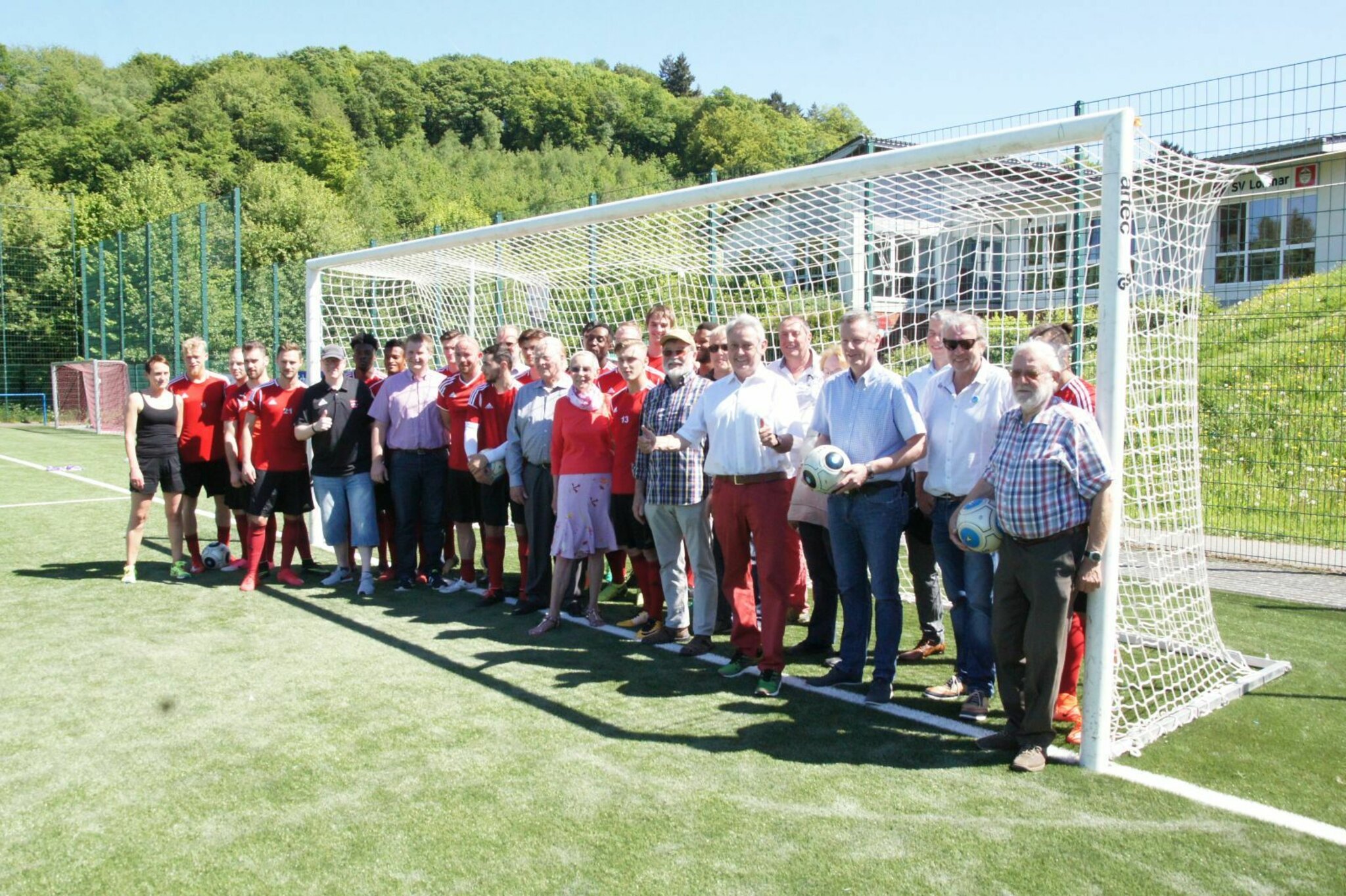 SV Lohmar Hilft Der Neue Belag Im Abstiegskampf Kunstrasenplatz sv-lohmar-hilft-der-neue-belag-im-abstiegskampf-kunstrasenplatz