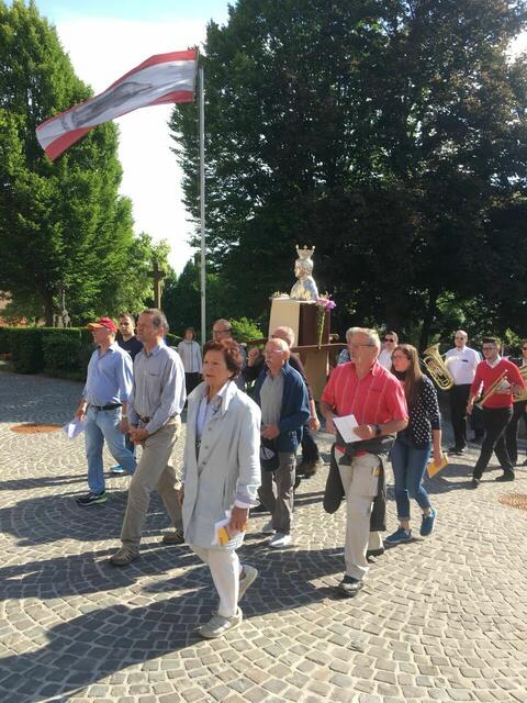 Pilger bei der Ankunft in Walberberg. | Foto: Hans Dieter Wirtz