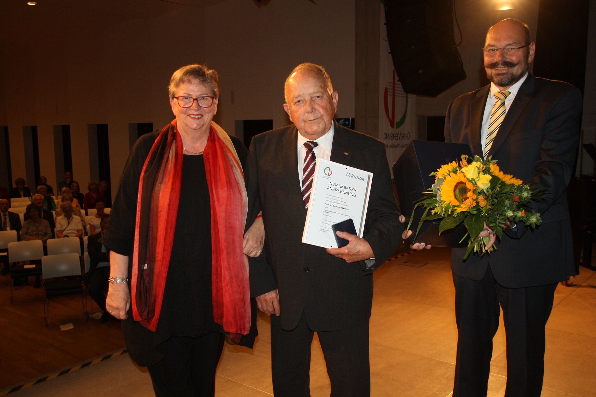 Erste zentrale Ehrung des Sängerkreises Protektor Dr. Bernhard Worms