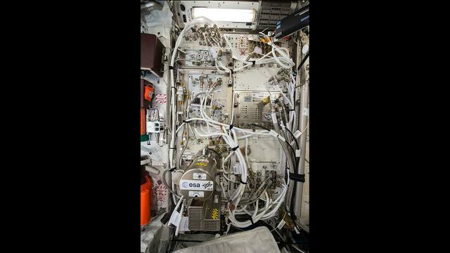 Erfolgreiches Upgrade für EML, eine der größten und schwersten Experimentanlagen auf der ISS. | Foto: Deutsches Zentrum für Luft- und Raumfahrt (DLR),